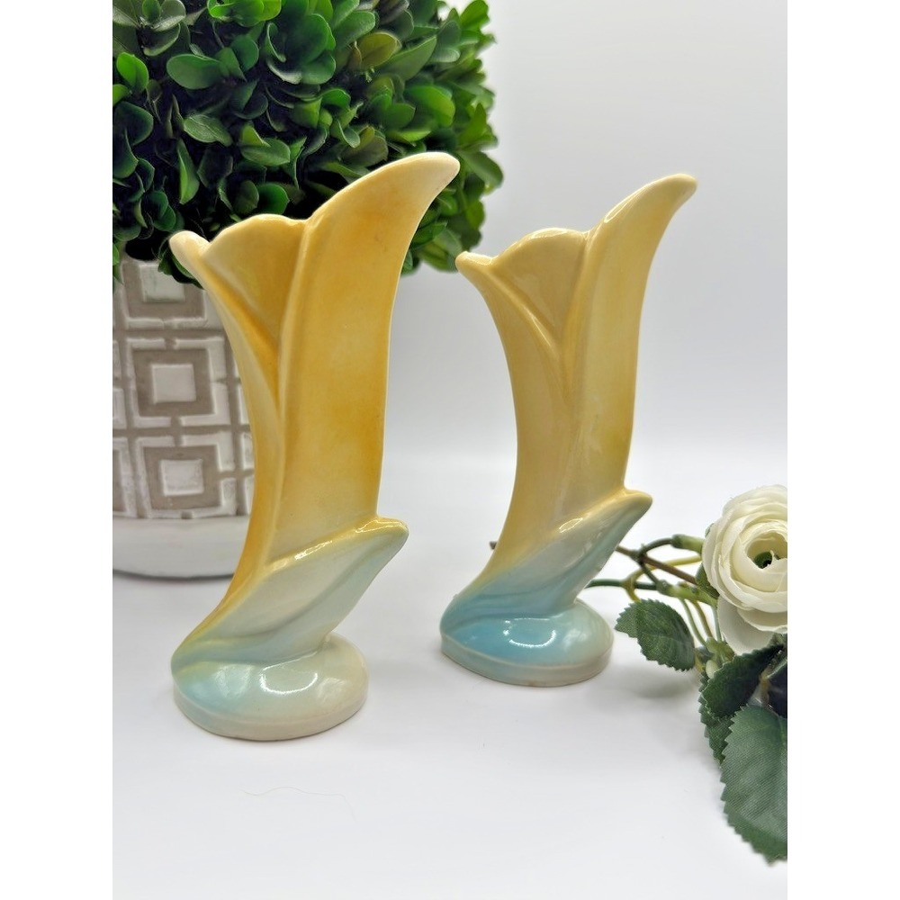 Vintage Shawnee Pottery Calla Lily Bud Vases Pair Blue and Yellow USA 105 MCM